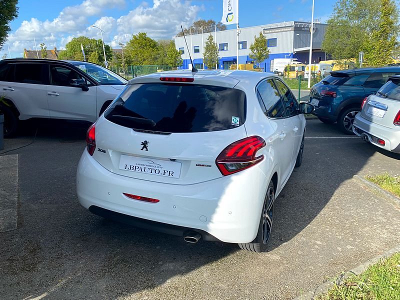 PEUGEOT 208 GT LINE