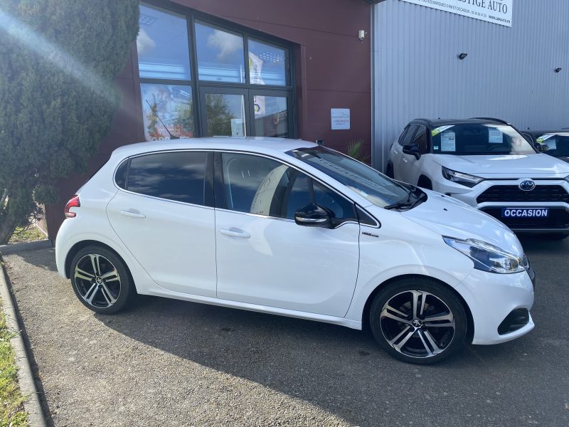 PEUGEOT 208 GT LINE