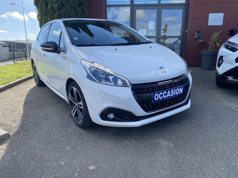 PEUGEOT 208 GT LINE