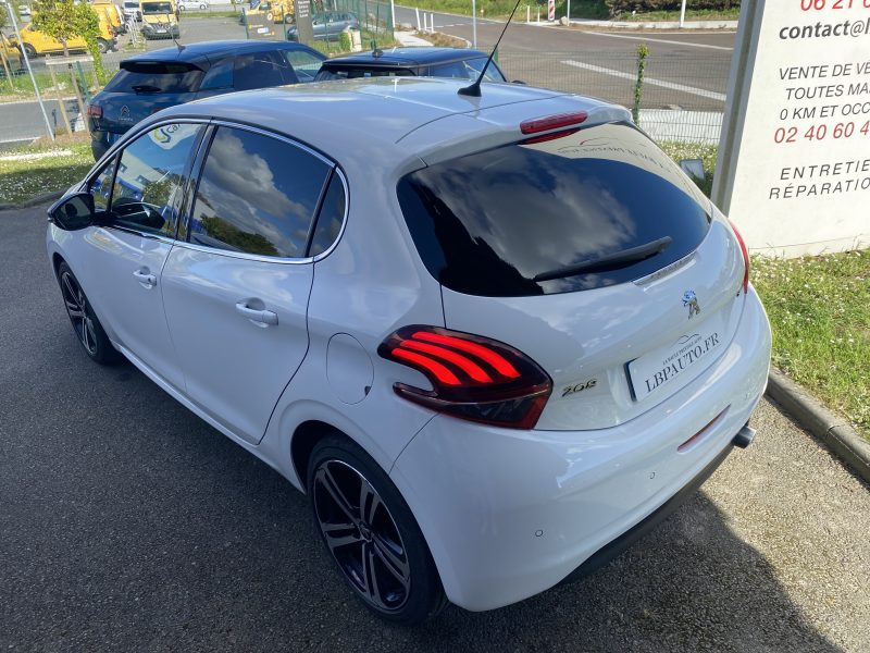 PEUGEOT 208 GT LINE