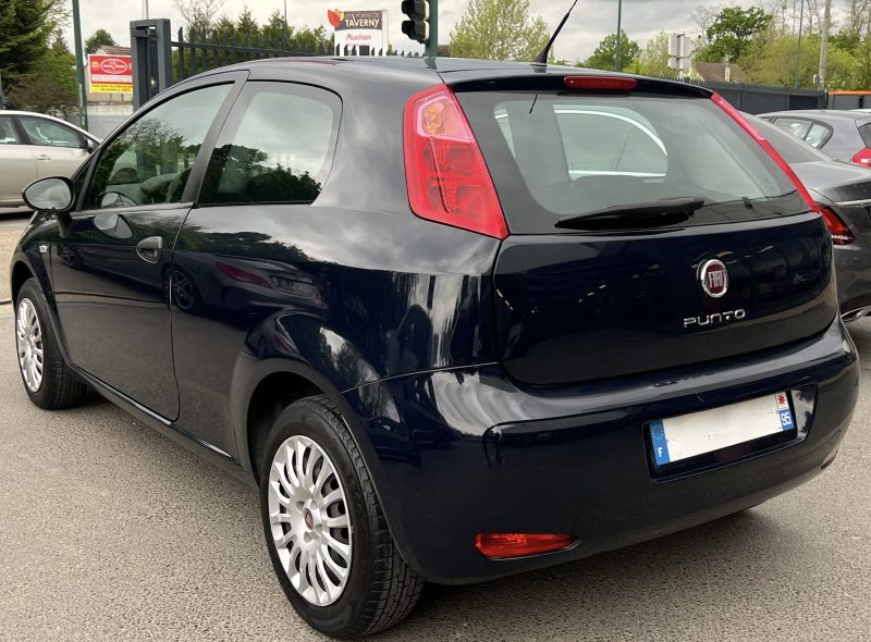 FIAT PUNTO III PHASE 3 1.2 69 Cv 5 PLACES / CLIMATISATION 59 700 Kms CRIT AIR 1 - GARANTIE 1 AN