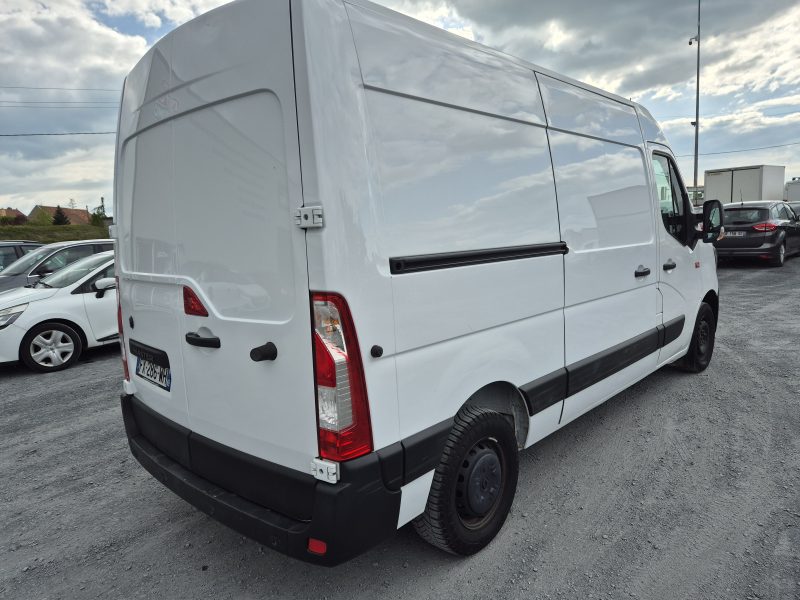 RENAULT MASTER III L2H2 135CV FWD 2021 136000 KM 