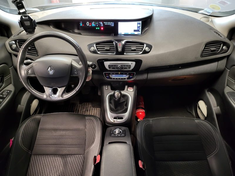 RENAULT SCENIC III 1.5 dCi BVM6 110cv BOSE / PEMIERE MAIN / SUIVI COMPLET / CAMERA / KEYLESS 