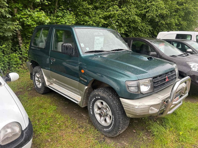 MITSUBISHI PAJERO 2004