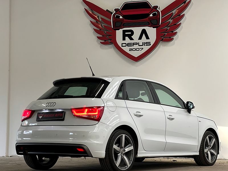 AUDI A1 SPORTBACK 1.6 TDI 90CH S-LINE