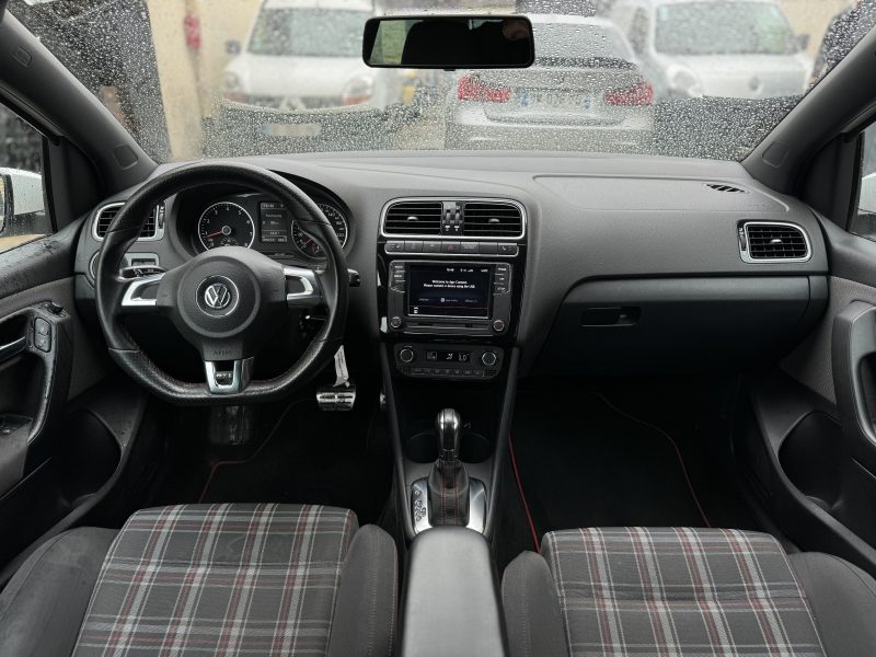 Volkswagen  Polo  2012