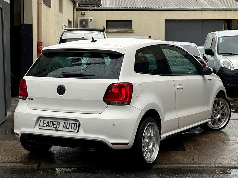 Volkswagen  Polo  2012