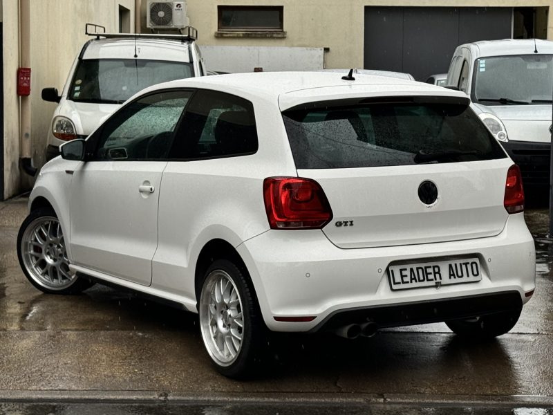 Volkswagen  Polo  2012