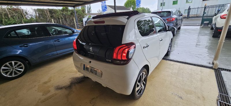 PEUGEOT 108 