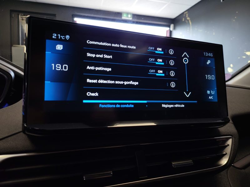 PEUGEOT 5008 1.2 PURETECH 130cv BVM6 ALLURE PACK / SUIVI PEUGEOT / CARPLAY / I-COCKPIT / KEYLESS