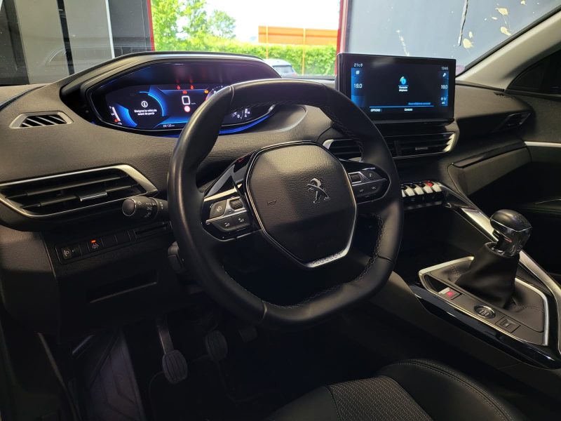 PEUGEOT 5008 1.2 PURETECH 130cv BVM6 ALLURE PACK / SUIVI PEUGEOT / CARPLAY / I-COCKPIT / KEYLESS