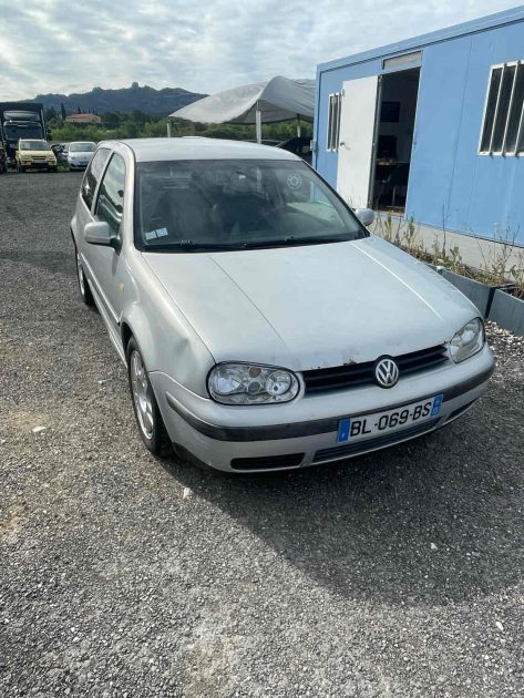 VOLKSWAGEN GOLF IV 1.9 TDI GARANTIE 12 MOIS