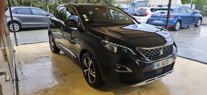 PEUGEOT 3008 SUV 