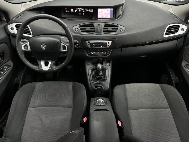 RENAULT SCENIC III 2012