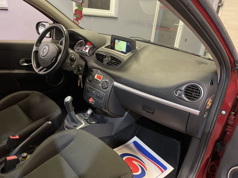 CLIO 3 ESTATE/1.2i 16V/20TH ANNIVERSAIRE/1MAIN/39000KM/GPS/PARFAIT ETAT