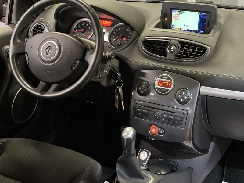 CLIO 3 ESTATE/1.2i 16V/20TH ANNIVERSAIRE/1MAIN/39000KM/GPS/PARFAIT ETAT