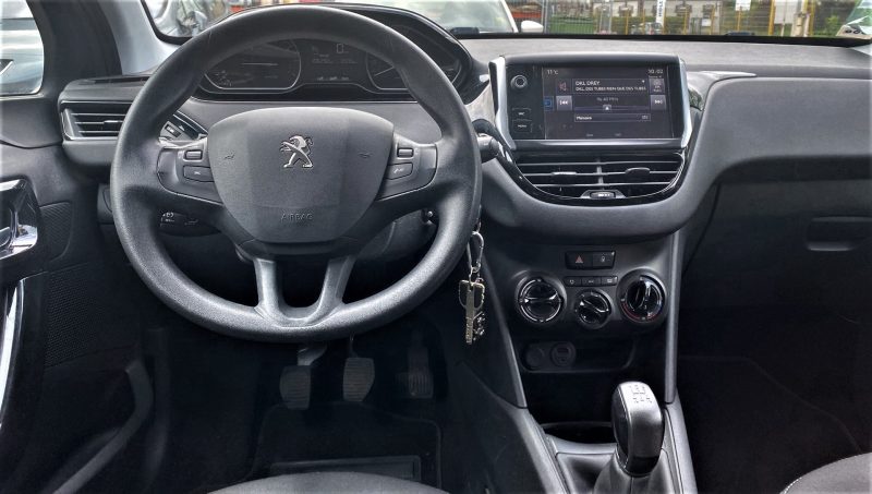 PEUGEOT 208 2016