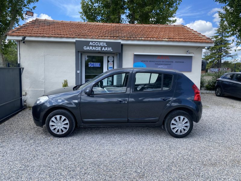 DACIA SANDERO 2011