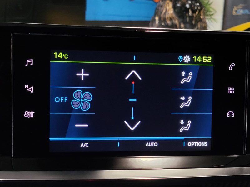 PEUGEOT 208 II Electrique 136cv Style Boîte Auto 1ère Main