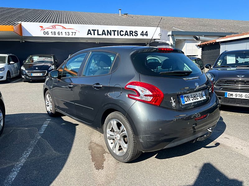 PEUGEOT 208 1.2 VTi 82CH ALLURE