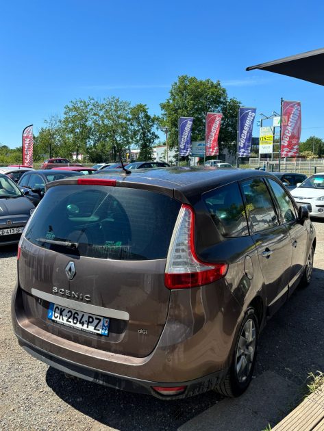 RENAULT SCENIC 7 PLACES 2011