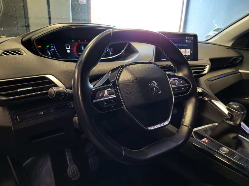 PEUGEOT 3008 1.2 PURETECH BVM6 130cv ALLURE PACK / SUIVI COMPLET / I-COCKPIT / CARPLAY / CAMERA