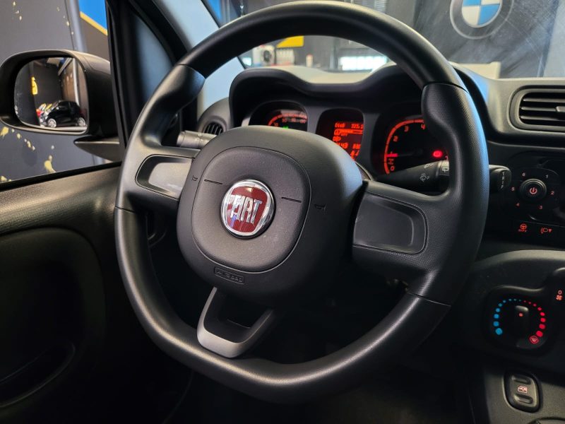 FIAT PANDA 1.2 69cv BVM5 LIGUE 1 CONFORAMA / PREMIERE MAIN / SUIVI COMPLET / CLIM / VITRE AVANT ELEC