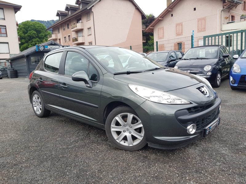 PEUGEOT 207 1.4i 75CV TRENDY