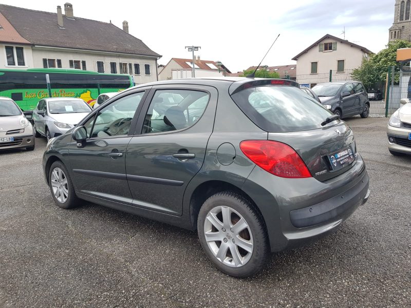 PEUGEOT 207 1.4i 75CV TRENDY