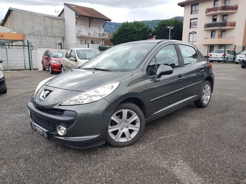 PEUGEOT 207 1.4i 75CV TRENDY