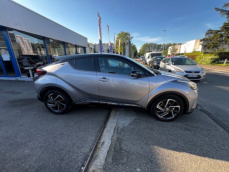 TOYOTA C-HR Hybride Graphic Pack Premium MY20