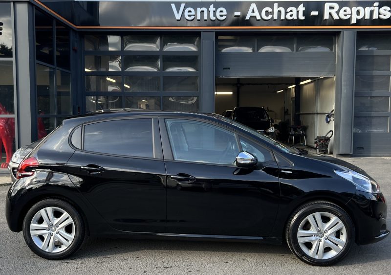 PEUGEOT 208 PHASE 2 STYLE 1.2 82 Cv PREMIERE MAIN / 16 200 Kms 5 PORTES CRIT AIR 1 - GARANTIE 1 AN