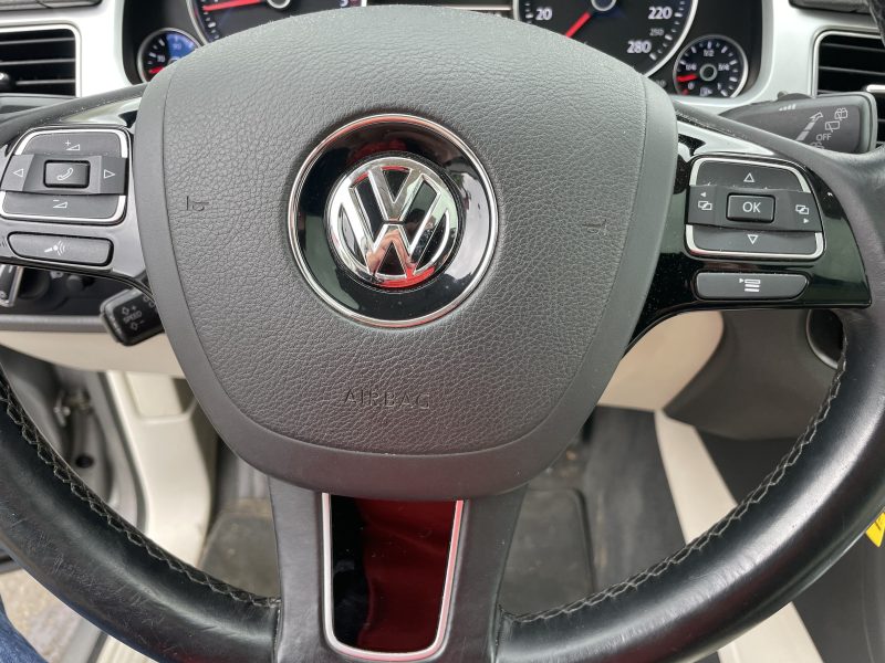 VOLKSWAGEN TOUAREG 2015