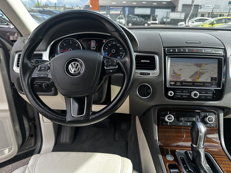 VOLKSWAGEN TOUAREG 2015