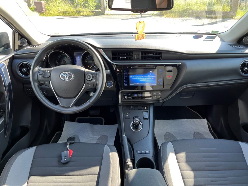 TOYOTA AURIS 2017