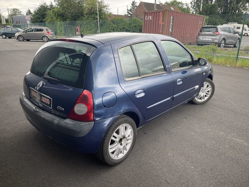 RENAULT CLIO 2004