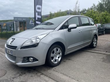 PEUGEOT 5008 1.6HDI 110CV