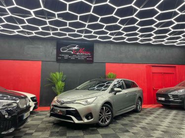 TOYOTA AVENSIS 2015