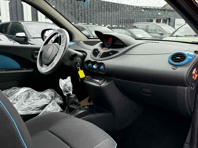 RENAULT TWINGO II 2011