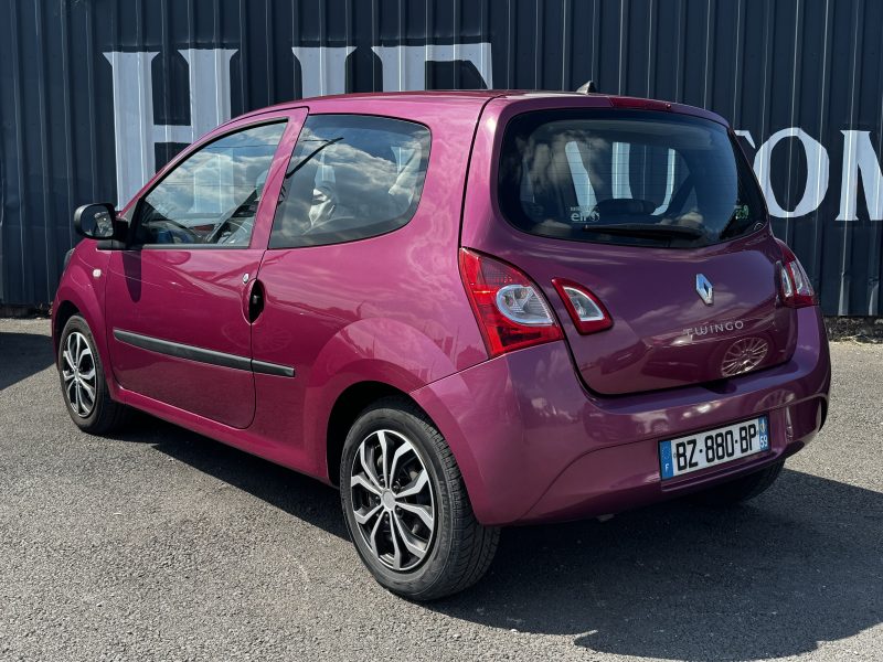 RENAULT TWINGO II 2011