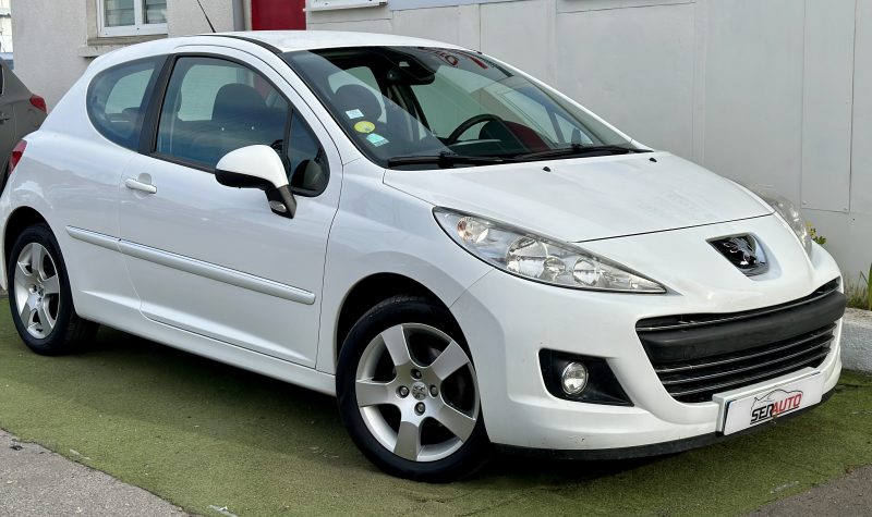 PEUGEOT 207 2010