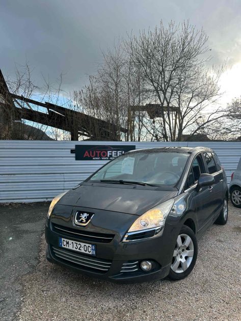 PEUGEOT 5008 2012