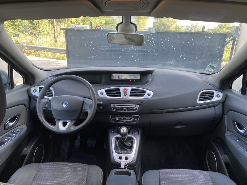 RENAULT GRAND SCENIC III 2010