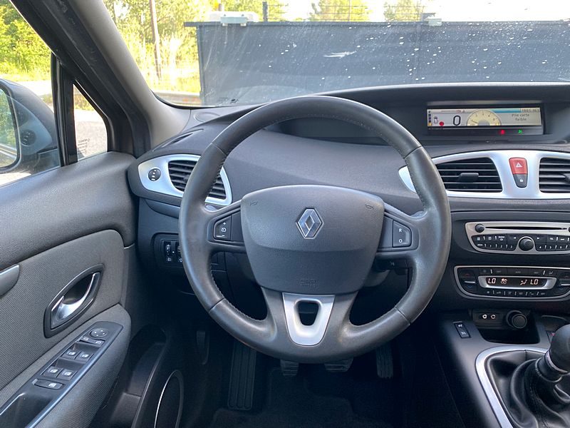 RENAULT GRAND SCENIC III 2010