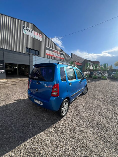 SUZUKI WAGON R+ Berline bicorps trois ou cinq portes 2005