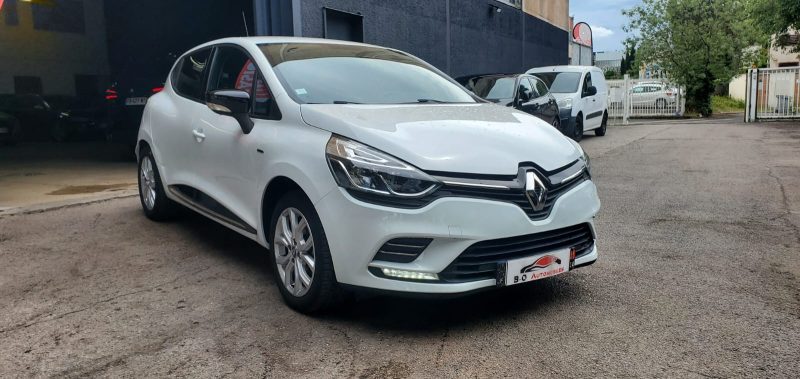 Renault CLIO IV Phase 2 1.2 16V 75ch Limited, *Attelage*, *Peu kilométrés*,* Première main*