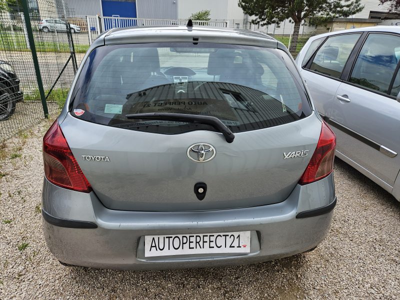 TOYOTA YARIS 2006