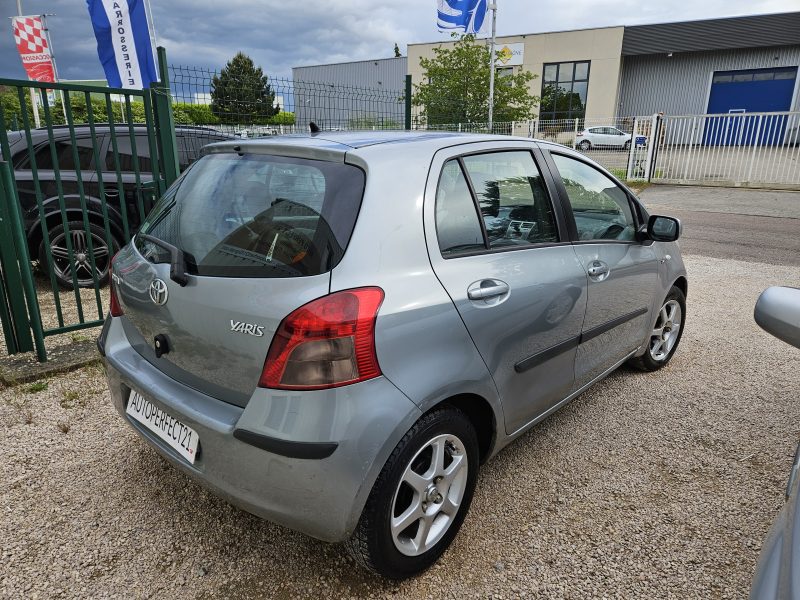 TOYOTA YARIS 2006