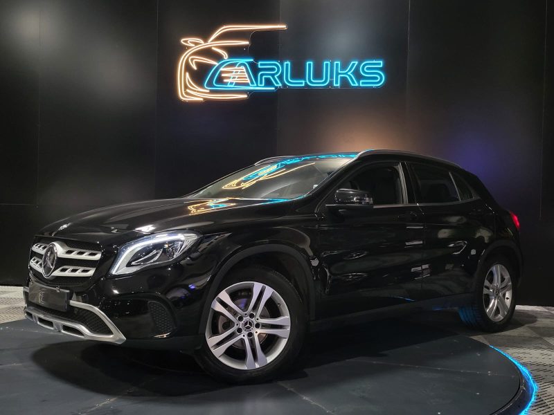 MERCEDES-BENZ GLA 180 122cv Sensation 7G-DCT