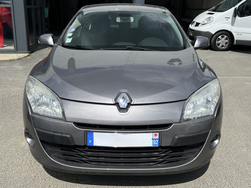 RENAULT MEGANE 3 III 1.4 TCE 130 Cv BLUETOOTH ATTELAGE 5 PORTES CRIT AIR 1 - GARANTIE 1 AN 